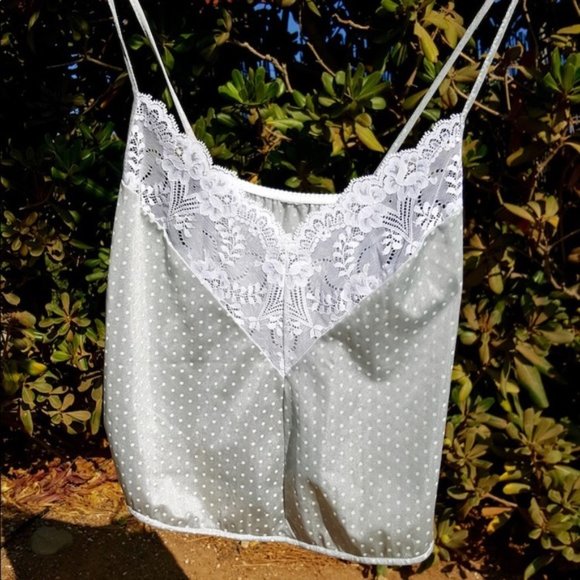 Vintage - Cropped Lace Polkadot Cropped Tank - Picture 3 of 9